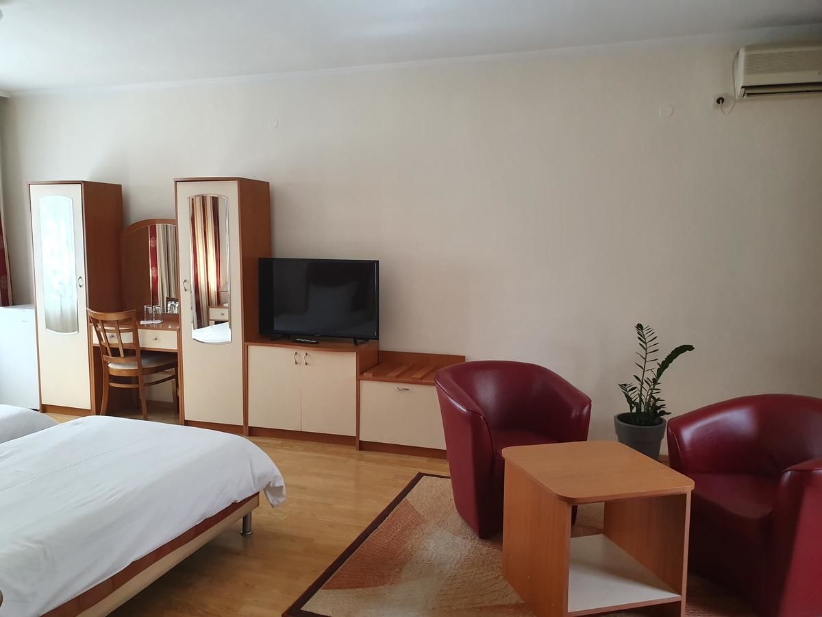 Отель Primavera 1 Hotel Пазарджик