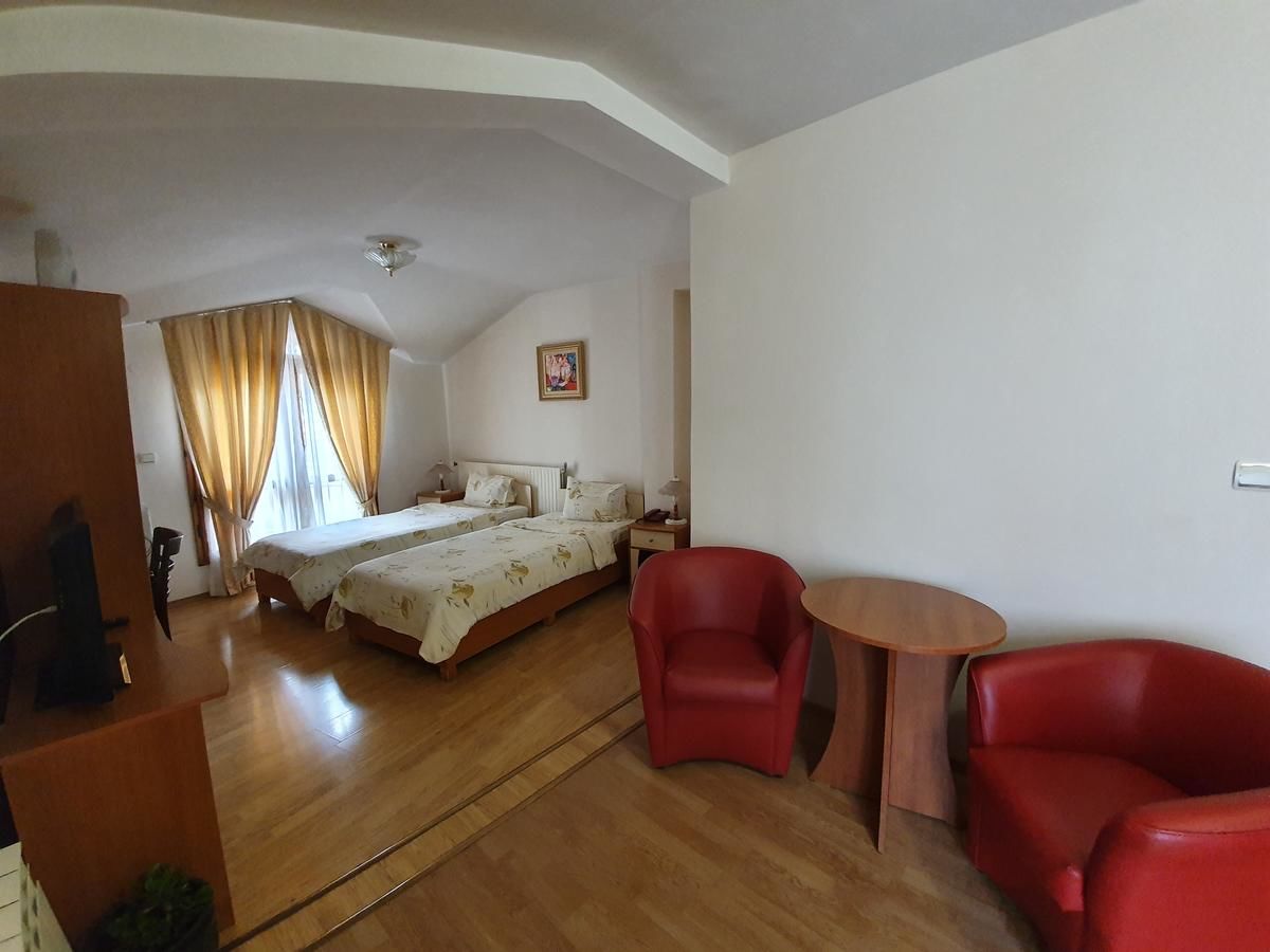 Отель Primavera 1 Hotel Пазарджик