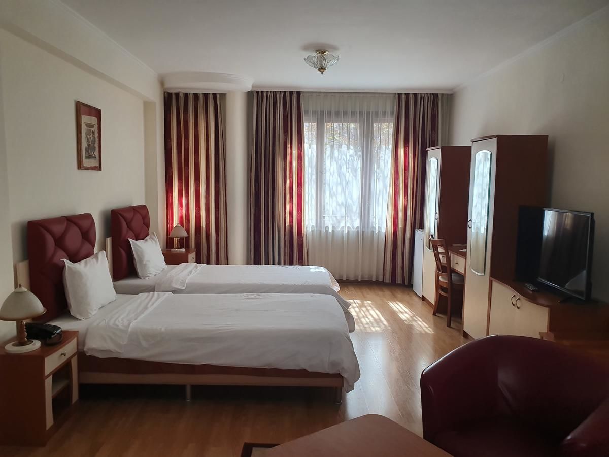 Отель Primavera 1 Hotel Пазарджик